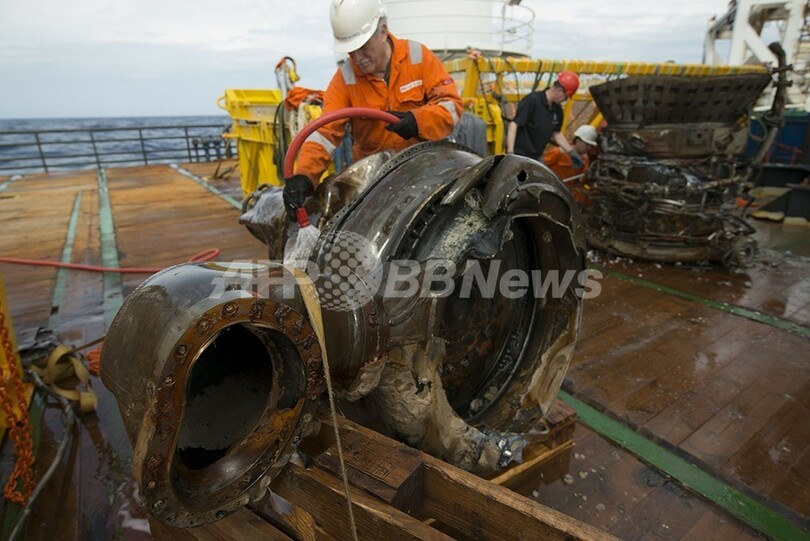 アポロ11号のエンジン、アマゾンCEOのチームが回収に成功