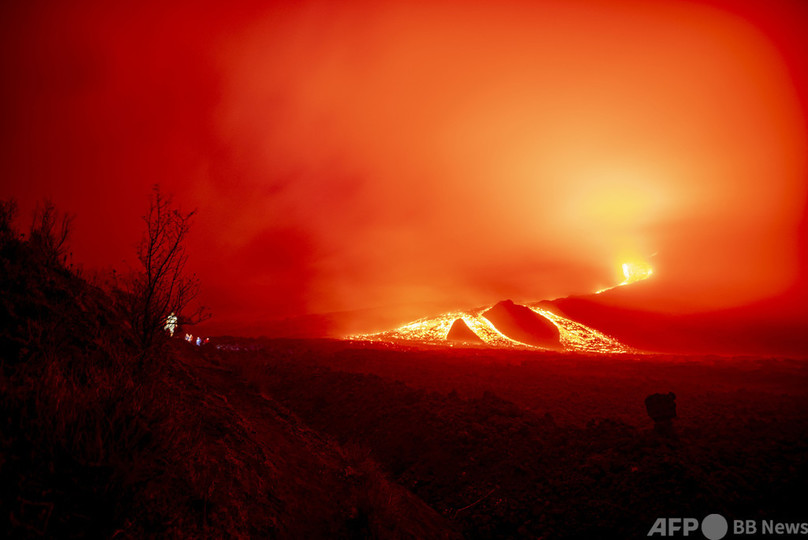 パカヤ火山の噴火 ボルカンパカヤ グアテマラの写真素材 Fyi0312 ストックフォトのamanaimages Plus グアテマラのパカヤ火山の側面に溶岩の流れ ポスター Dev Seven Pt