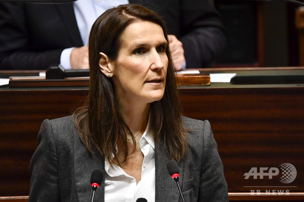 ベルギーの医療従事者、首相の激励訪問に背を向け「冷たい歓迎」 ベルギーの医療従事者、首相の激励訪問に背を向け「冷たい歓迎」
