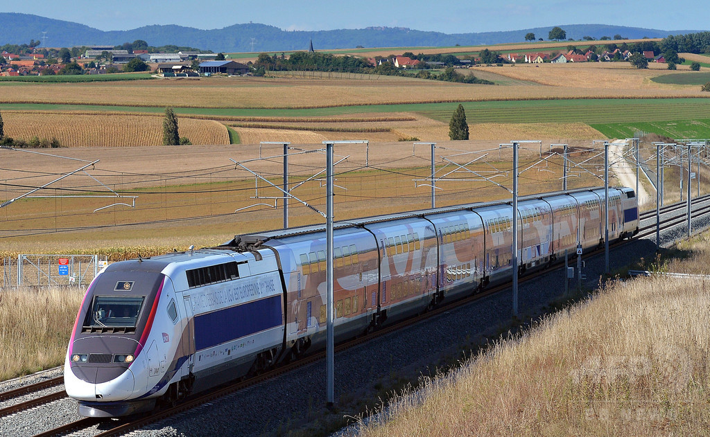 仏列車内で異臭騒ぎ、乗客250人が一時避難 原因は発酵肉 仏列車内で異臭騒ぎ、乗客250人が一時避難 原因は発酵肉