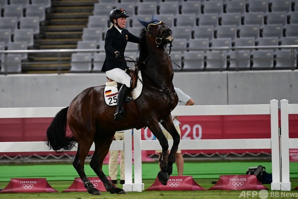 近代五種のドイツ代表コーチ、馬殴り大会から追放 写真2枚 国際