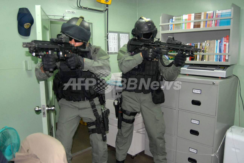 海賊急襲の韓国軍特殊部隊、ハイテク機器と綿密な作戦 写真9枚 国際ニュース：AFPBB News