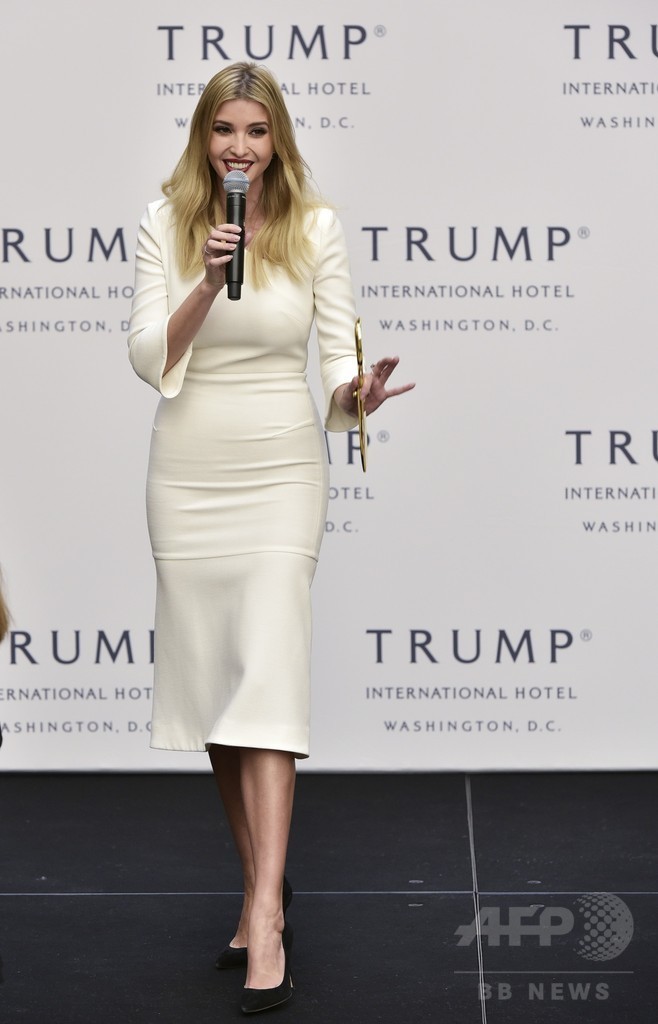 イヴァンカ・トランプ直筆サイン入り2Lサイズ写真… Amazon.co.jp: イヴァンカ・トランプ直筆サイン入り2Lサイズ写真