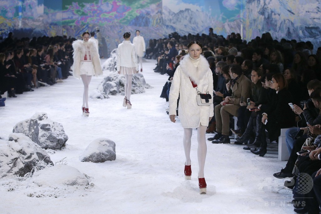 「モンクレール ガム・ルージュ」16/17年秋冬