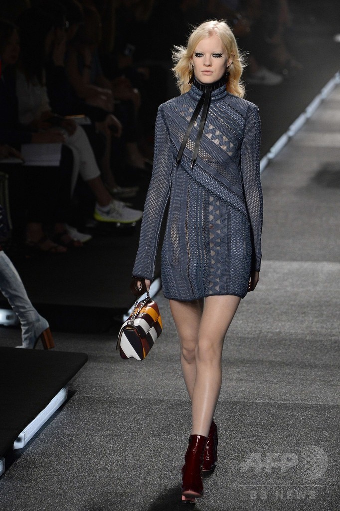 「ルイ・ヴィトン ファウンデーション」で初のショー、「ルイ・ヴィトン」15年春夏