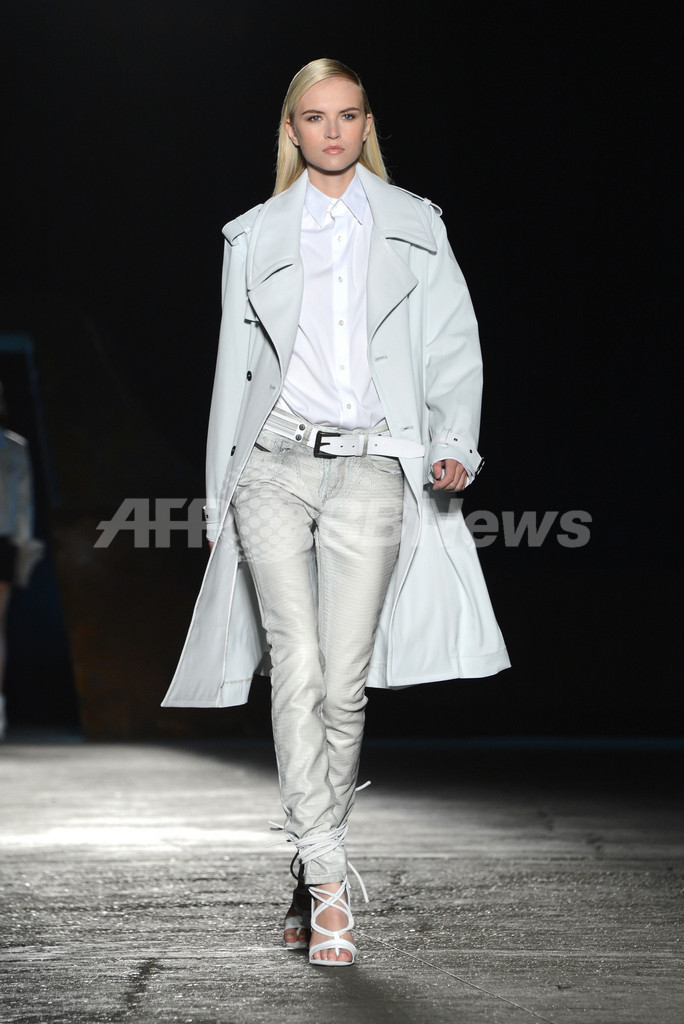 ＜13年春夏NYコレクション＞ディーゼル ブラック ゴールド