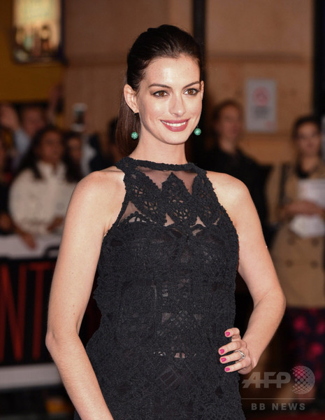 アン・ハサウェイ、中国アイウエアブランドの広告塔に就任