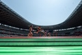 東京・国立競技場で行われた陸上の東京五輪テスト大会（2021年5月9日撮影）。(c)Philip FONG / AFP