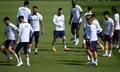 仏パリ近郊のサンジェルマンアンレーにあるクラブの施設でトレーニングに臨むパリ・サンジェルマンのリオネル・メッシ（中央、2023年6月1日撮影）。(c)FRANCK FIFE / AFP