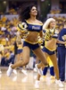 13-14NBAプレーオフ・イースタンカンファレンス準決勝（7回戦制）、インディアナ・ペイサーズ（Indiana Pacers）対ワシントン・ウィザーズ（Washington Wizards）第1戦。パフォーマンスを披露するインディアナ・ペイサーズのチアリーダー（2014年5月5日撮影）。(c)AFP/Getty Images/Andy Lyons