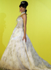 インドネシアのジャカルタ（Jakarta）で開催された08年度グランド・ウエディング・エキスポ（ Grand Wedding Expo）で披露されたファッションショー（2008年6月20日撮影）。(c)AFP/
Jewel SAMAD