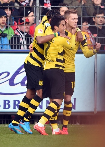 ドルトムント快勝で最下位脱出、香川が得点演出