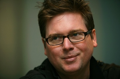 米ツイッターの共同創業者ストーン氏、「数週間以内」に復帰