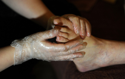 足指を触られてどの指か分かる？被験者の半数近くが誤認、研究