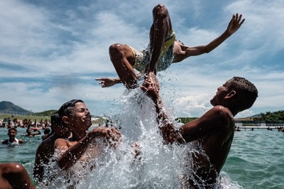 リオ五輪会場を満喫、思い思いに過ごす人々