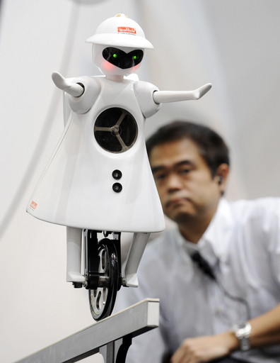 「シーテックジャパン2009」、一輪車型ロボット「ムラタセイコちゃん」がデビュー