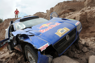 総合首位のサインツ 第12ステージでリタイア、ダカールラリー