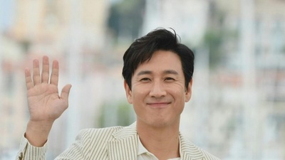 動画:『パラサイト』俳優イ・ソンギュンさん、遺体で発見 自殺か