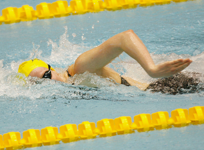 バラット 女子200メートル自由形を制し2冠