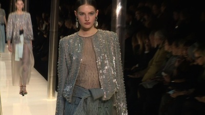 動画：「ジョルジオ アルマーニ プリヴェ」15年春夏オートクチュール