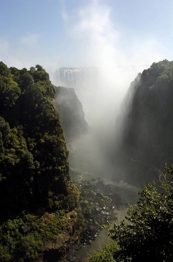 「サッカーW杯南ア大会」で観光の起死回生を ジンバブエ