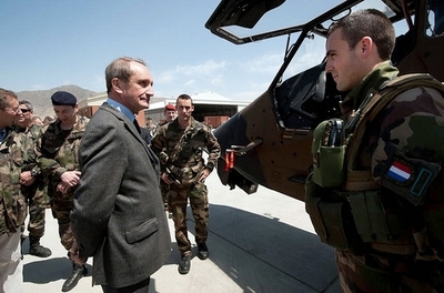 アフガニスタン国防省で銃乱射、兵士2人死亡 タリバンが犯行認める