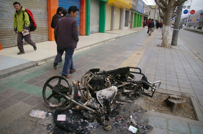 チベット暴動、中国軍が発砲か、死者80人以上の情報も