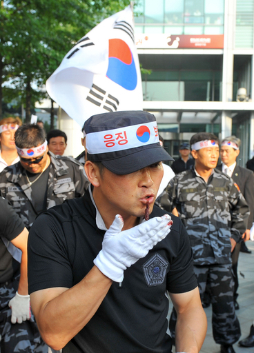 竹島問題、韓国で過激な抗議行動 キジも犠牲に