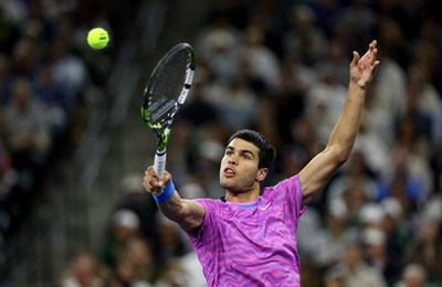 アルカラスが逆転勝ち 連覇へ初戦突破 BNPパリバOP