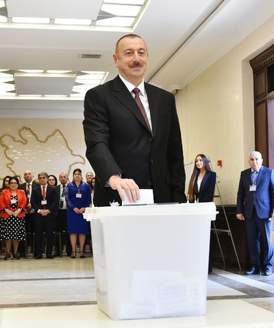 アゼルバイジャン大統領選、現職アリエフ氏が4選