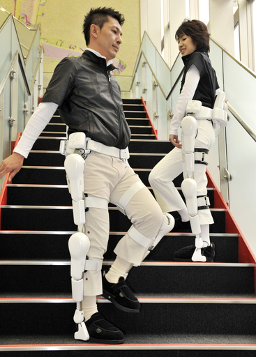 ロボットスーツ「HAL」、医療現場へ