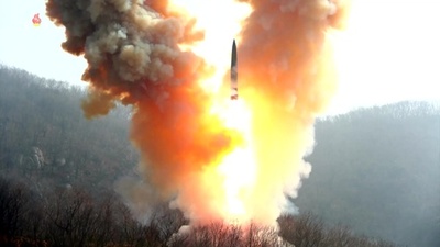 動画:北朝鮮、戦術核による「反撃想定」訓練実施