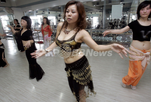 中国 ベリーダンスなどのセクシーダンスがブームに 写真9枚 ファッション ニュースならmode Press Powered By Afpbb News
