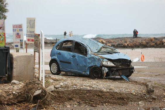 落雷で女性観光客死亡、猛烈な嵐に見舞われたギリシャ・ロードス島