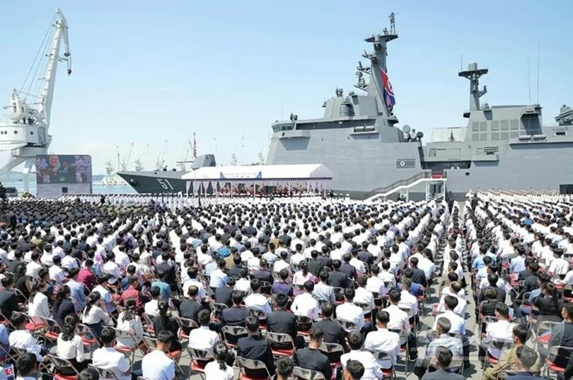 北朝鮮の新型駆逐艦「崔賢」の就役式＝労働新聞(c)news1