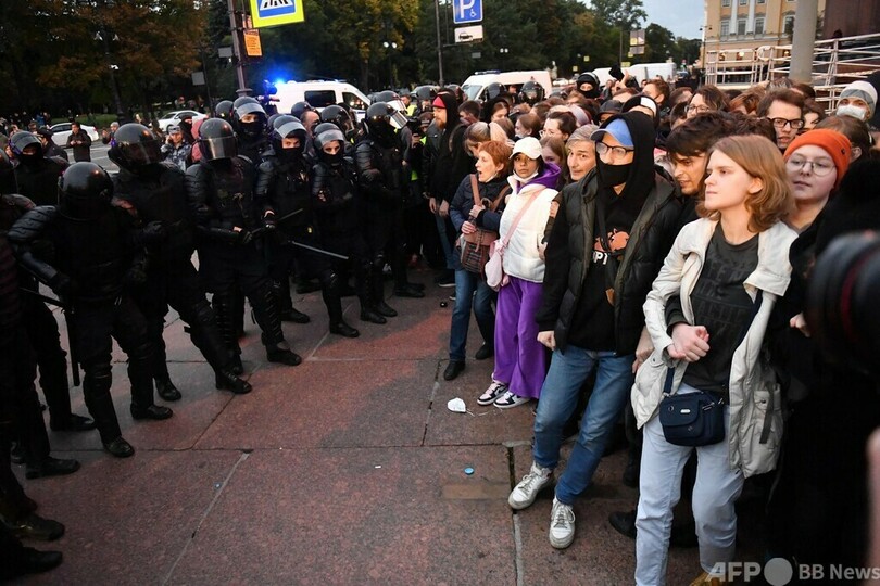 ロシア各地で動員反対デモ 1300人以上逮捕