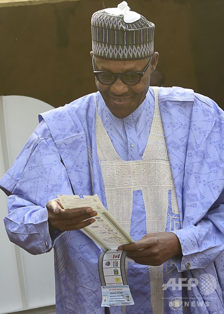 突然延期されたナイジェリア大統領選、1週間遅れで投票始まる