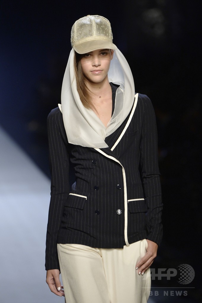 ナオミ・キャンベルもランウェイに、「ジャンポール・ゴルチエ」15年春夏オートクチュール