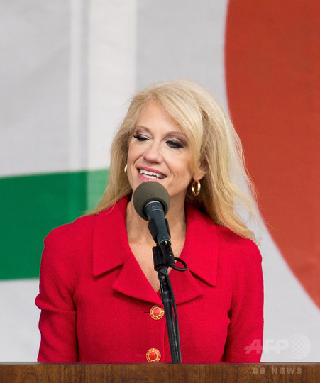 トランプ氏側近、イヴァンカさんの商品を宣伝 倫理違反で調査も トランプ氏側近、イヴァンカさんの商品を宣伝 倫理違反で調査も
