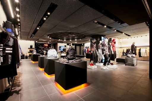 Y-3」国内最大店舗、表参道ヒルズに3月18日オープン 写真5枚 国際
