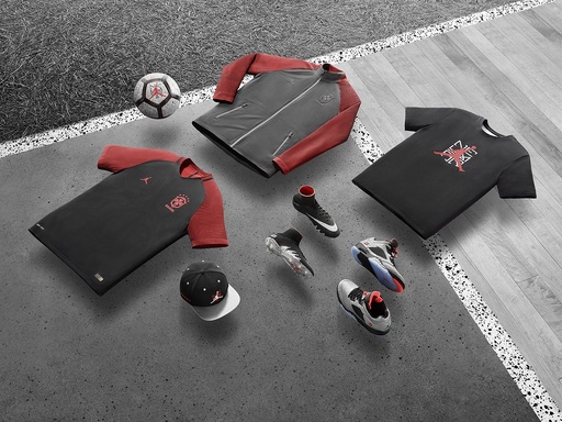 安価 NIKE ハイパーヴェノム ネイマール×ジョーダンコラボ FG 26.5cm