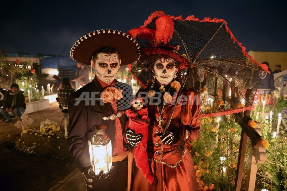 ゾンビとミイラが宝石強盗、「死者の日」のメキシコ 写真6枚 国際