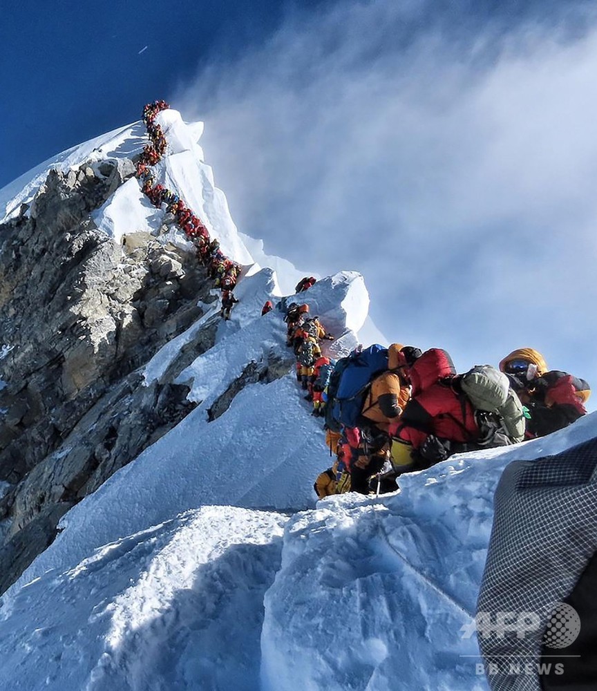 エベレスト「死のゾーン」で「渋滞」、生還者が規制強化訴え - AFPBB News