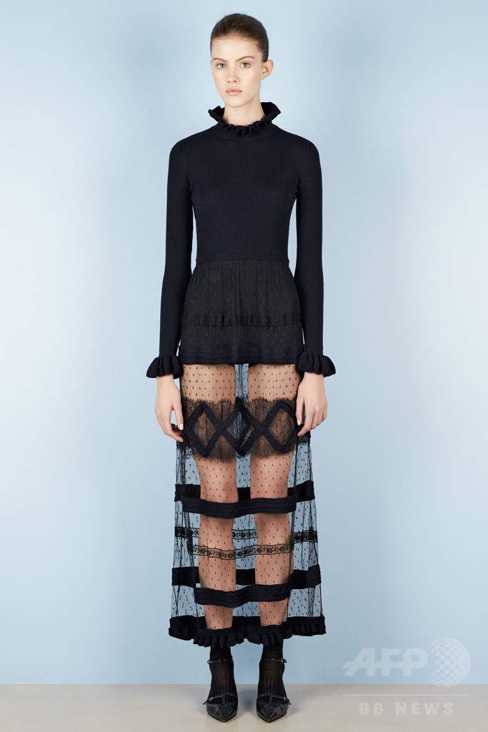 「レッド ヴァレンティノ」北欧の旅をテーマにした16/17年秋冬コレクション