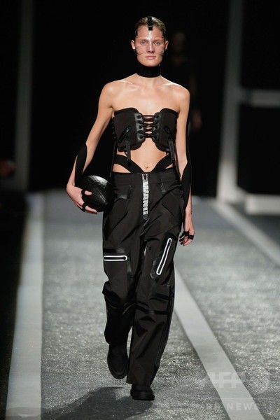 Alexander Wang × H＆M、ニューヨークで発売記念イベント開催