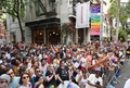 米ニューヨークで行われた性的少数者の祭典「プライド」パレードに集まった観衆（2019年6月30日撮影）。(c)ANGELA WEISS / AFP