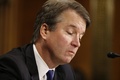 米上院司法委員会の公聴会で証言する最高裁判事候補のブレット・カバノー氏。米首都ワシントンで（2018年9月27日撮影）。(c)MICHAEL REYNOLDS / POOL / AFP