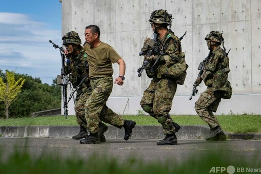 日本陸軍見習士官勤務者臂章2点（実物) 陸自と仏陸軍の共同訓練、国内初実施 写真19枚 国際ニュース：AFPBB News