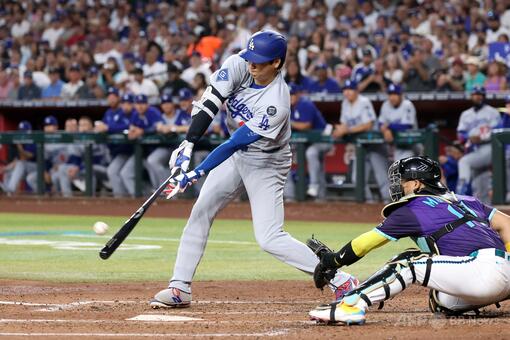 ドジャース地区優勝、大谷自己最多タイ54号に山本12勝目 写真11枚 国際
