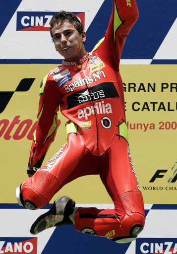 ロレンゾ カタルーニャGPを制し今季5勝目を飾る